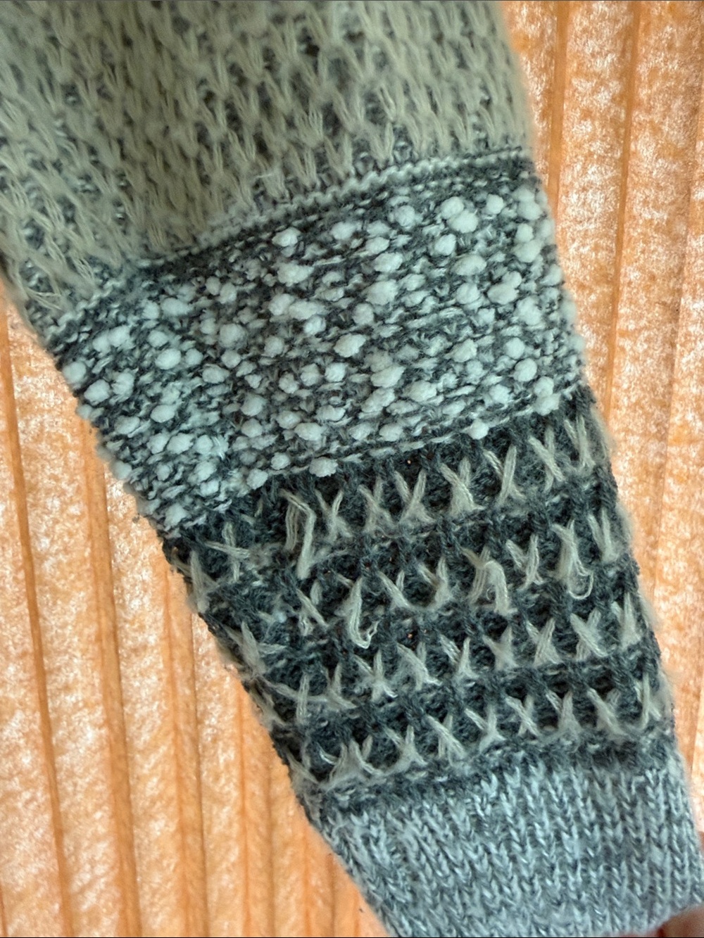 Let’s & Me Cozy Hooded Open-Front Sweater Cardigan in Cream and Gray size M - Picture 9 of 10